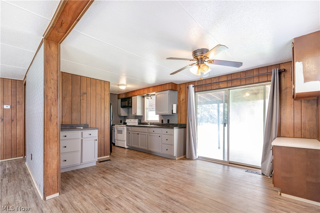 15001 Baumhart Road Property Photo 10
