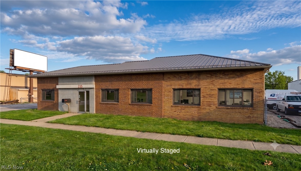 215 Munroe Falls Avenue Property Photo 1