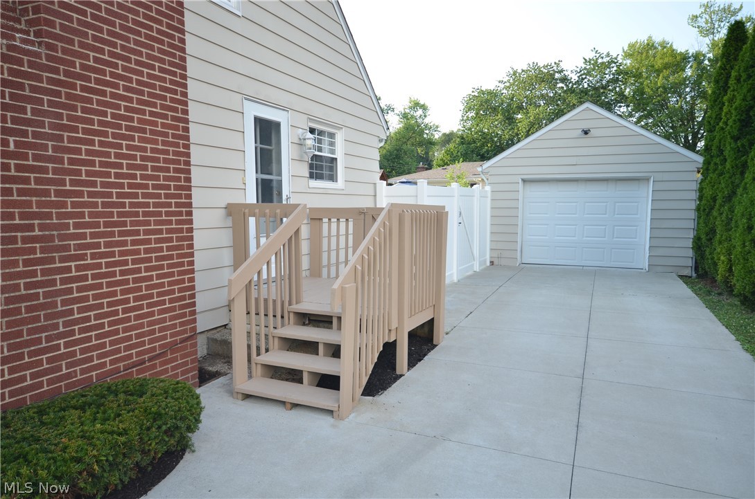 2527 Carson Road Property Photo 8
