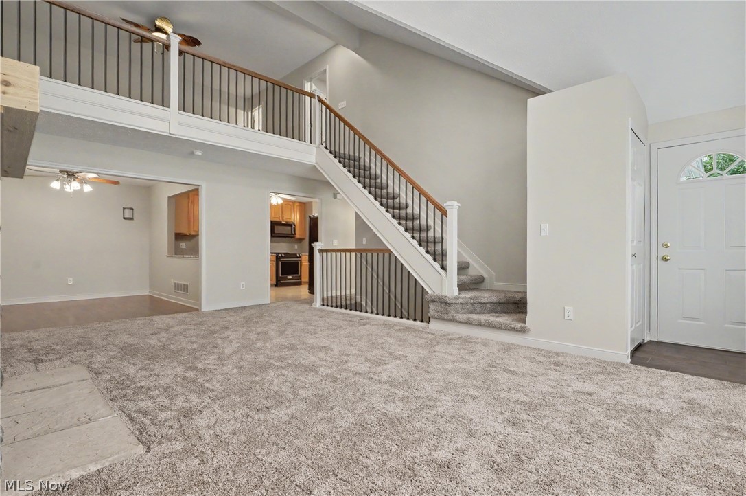 478 Kings Court Property Photo 2