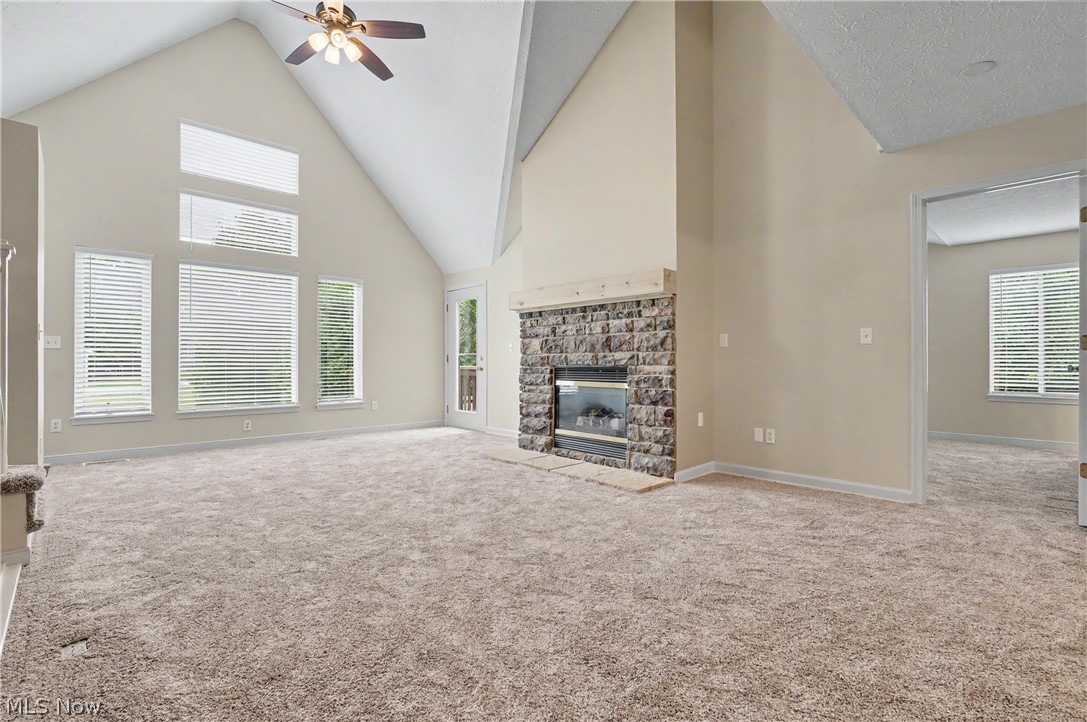 478 Kings Court Property Photo 5