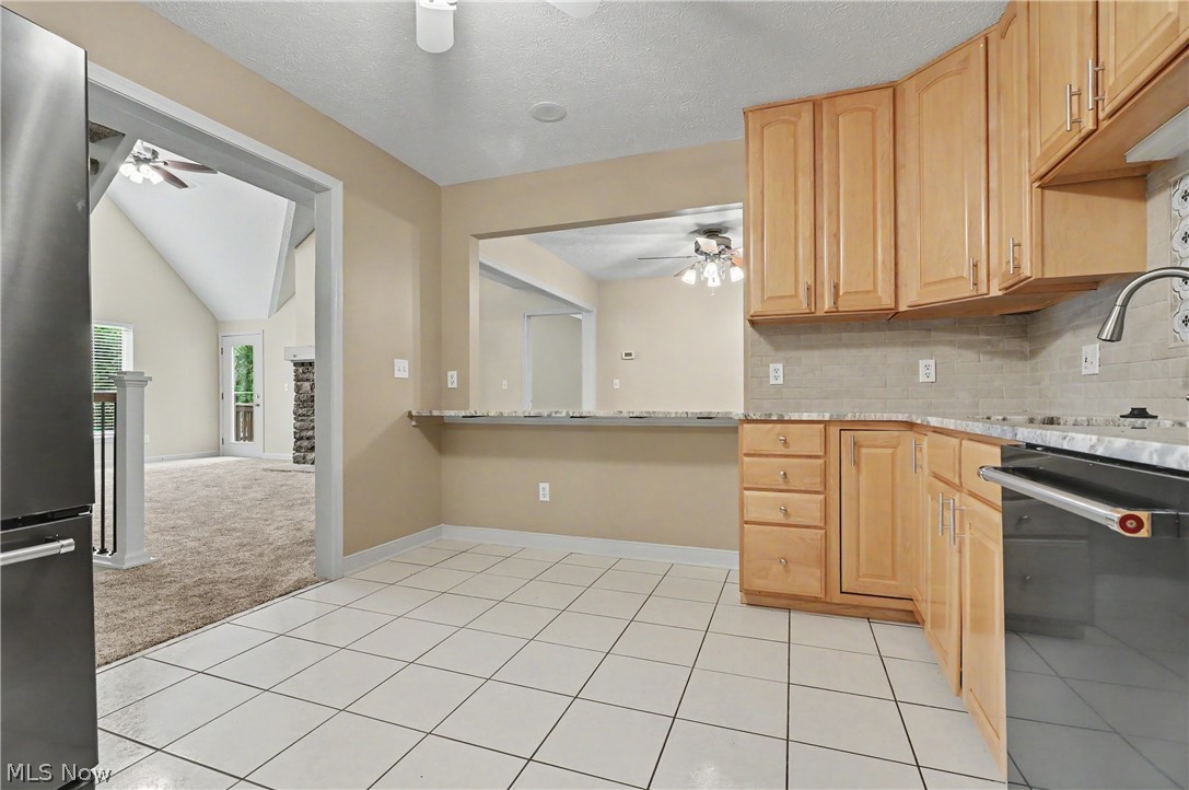 478 Kings Court Property Photo 8