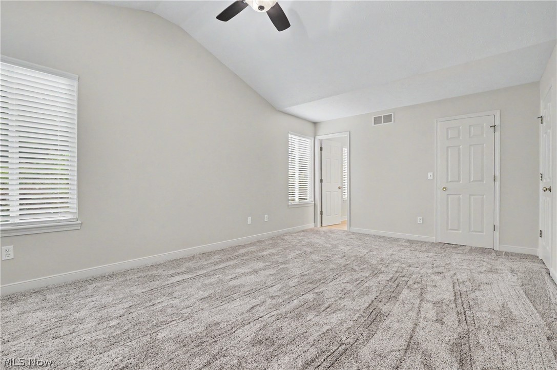 478 Kings Court Property Photo 13