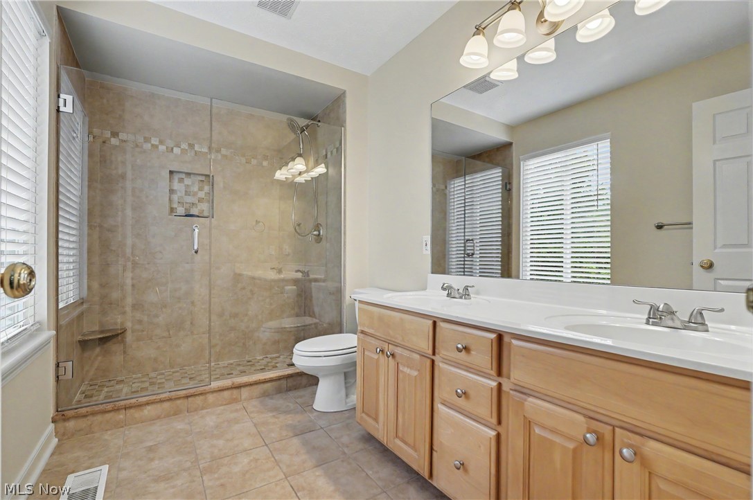478 Kings Court Property Photo 14