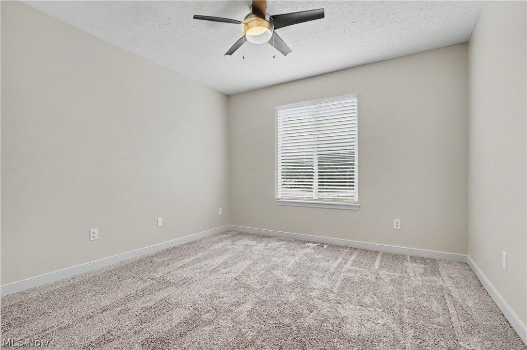 478 Kings Court Property Photo 17