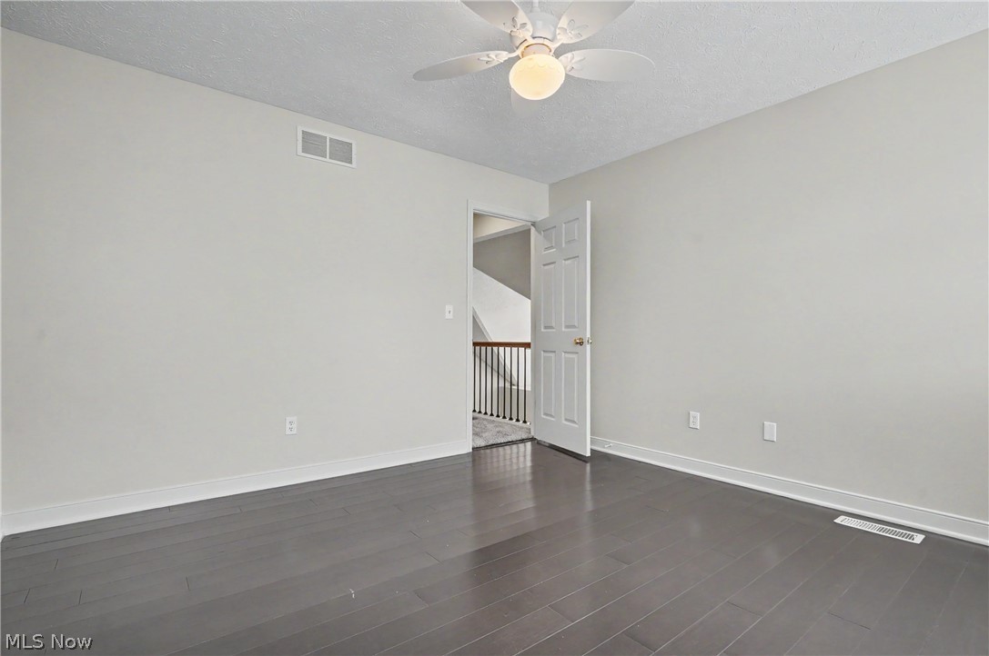 478 Kings Court Property Photo 22