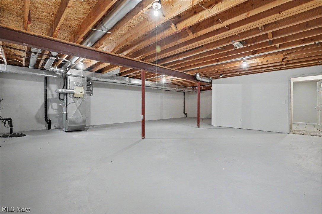 478 Kings Court Property Photo 28