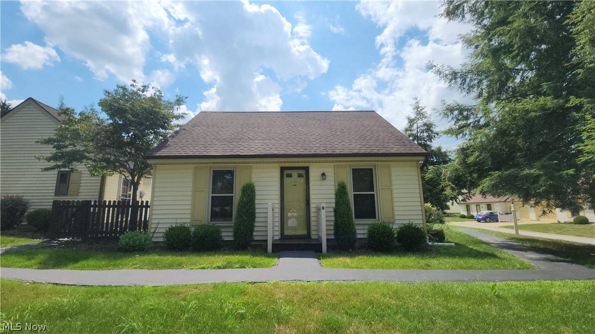 46103 New England Square B Property Photo 1