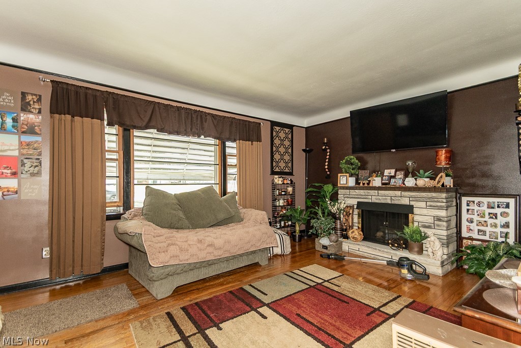 243 W Glendale Street Property Photo 4