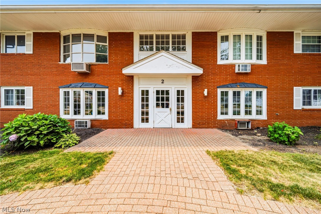 2 Meadowlawn Drive 5 Property Photo 1