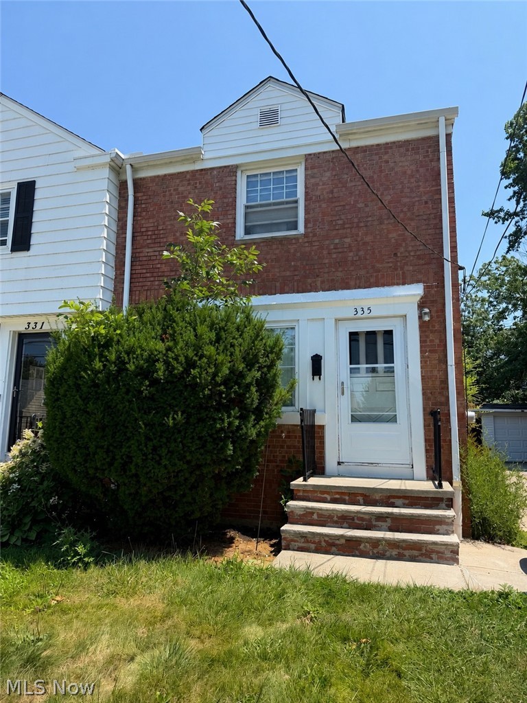 335 E 250th Street Property Photo 1