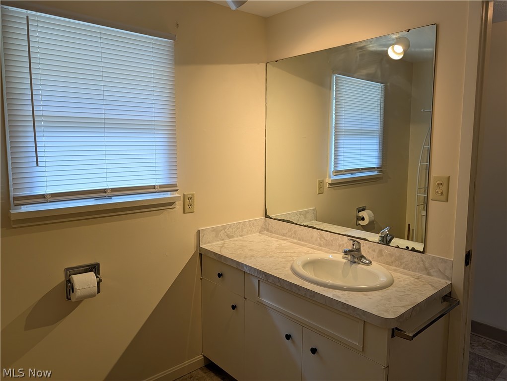 13992 E Center Street Property Photo 5