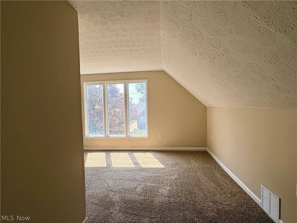 891 E 232nd Street Property Photo 24