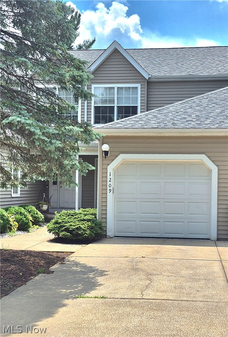 1209 Summerfield Lane Ne Property Photo 1