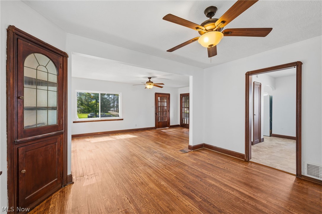 3755 Washington Park Boulevard Property Photo 3