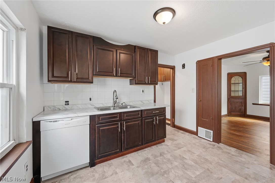 3755 Washington Park Boulevard Property Photo 17