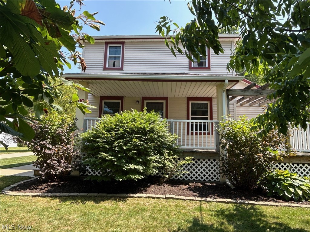 110 Railroad Street Property Photo 1
