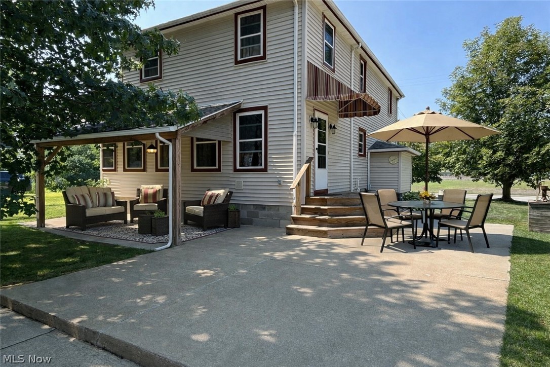 110 Railroad Street Property Photo 3