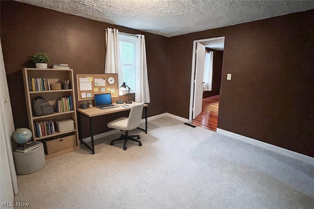 110 Railroad Street Property Photo 10