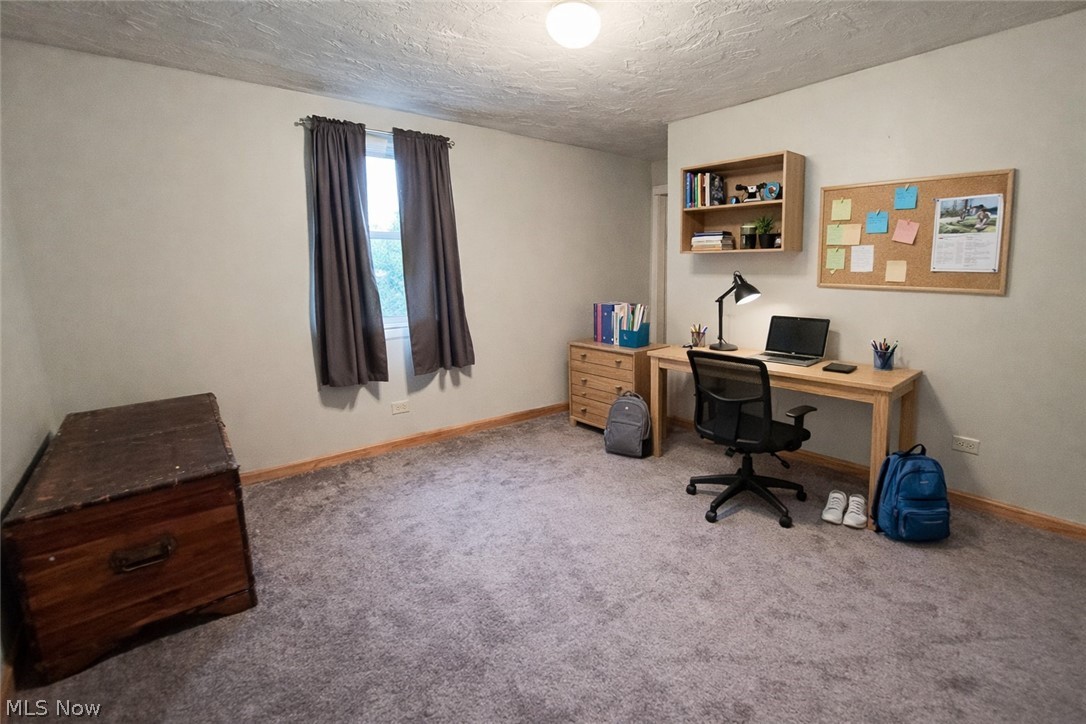 110 Railroad Street Property Photo 16