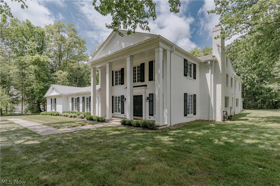 7093 Gates Mills Boulevard Property Photo 3