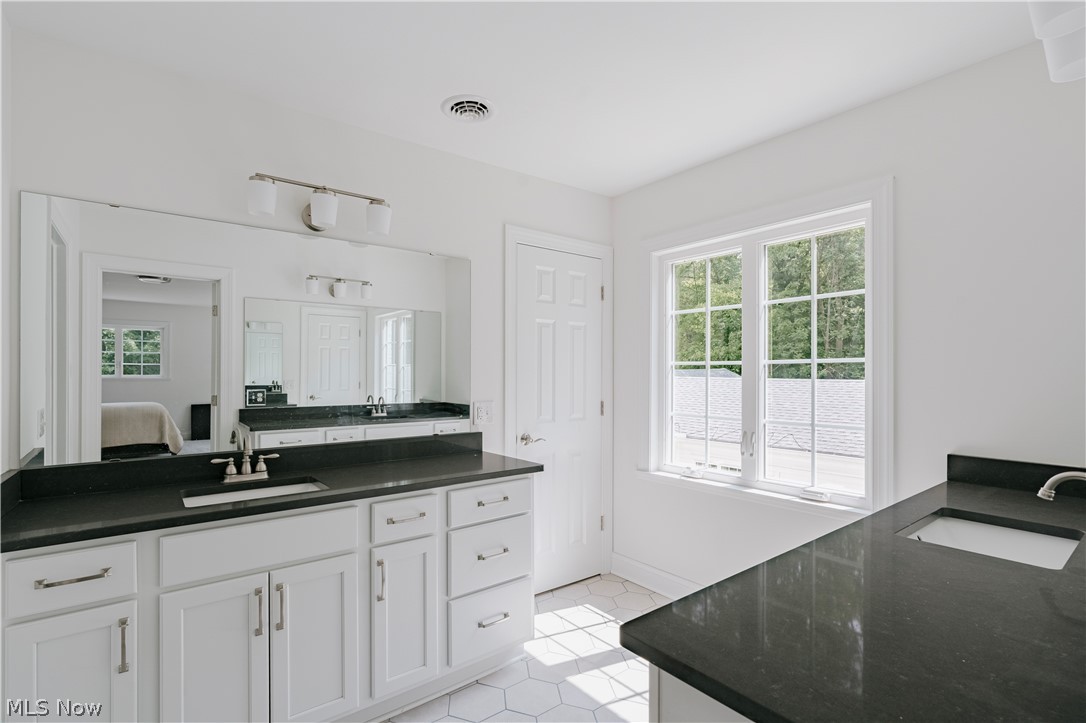 7093 Gates Mills Boulevard Property Photo 34