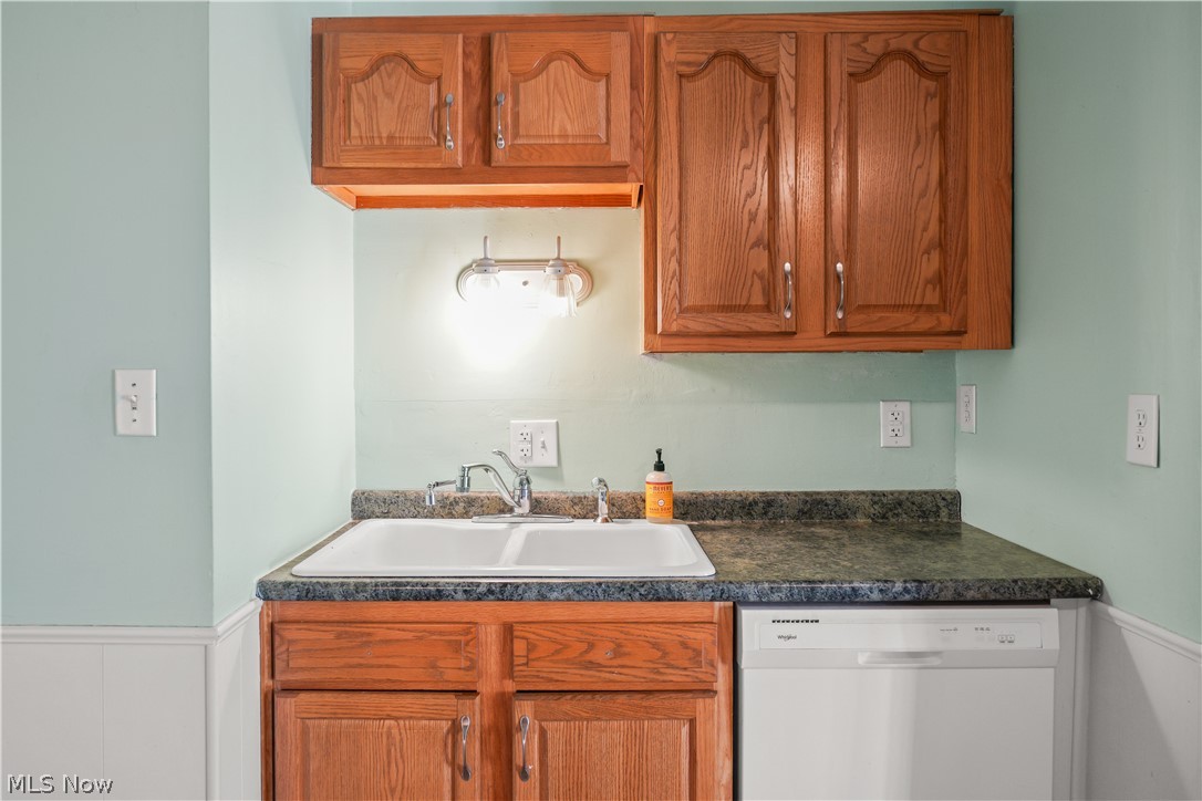 3796 Santom Road N Property Photo 8