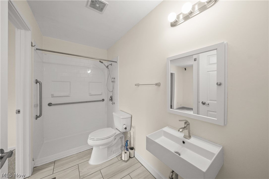 3796 Santom Road N Property Photo 14