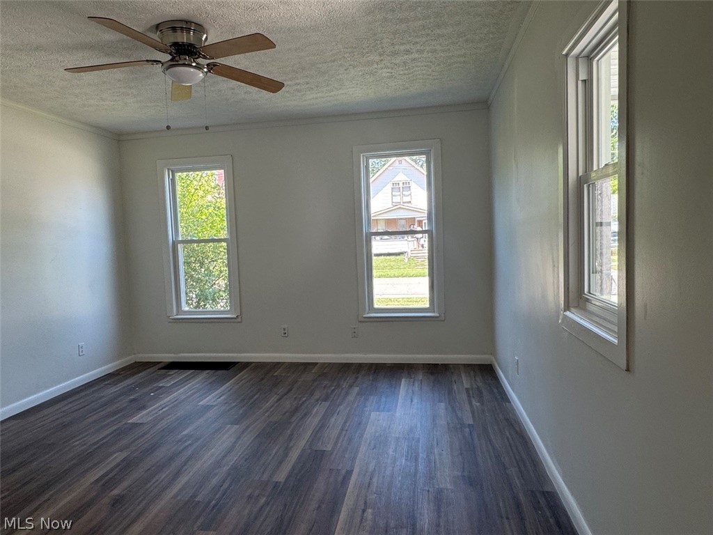 1638 W 6th Street Property Photo 8