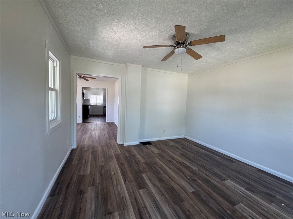 1638 W 6th Street Property Photo 9