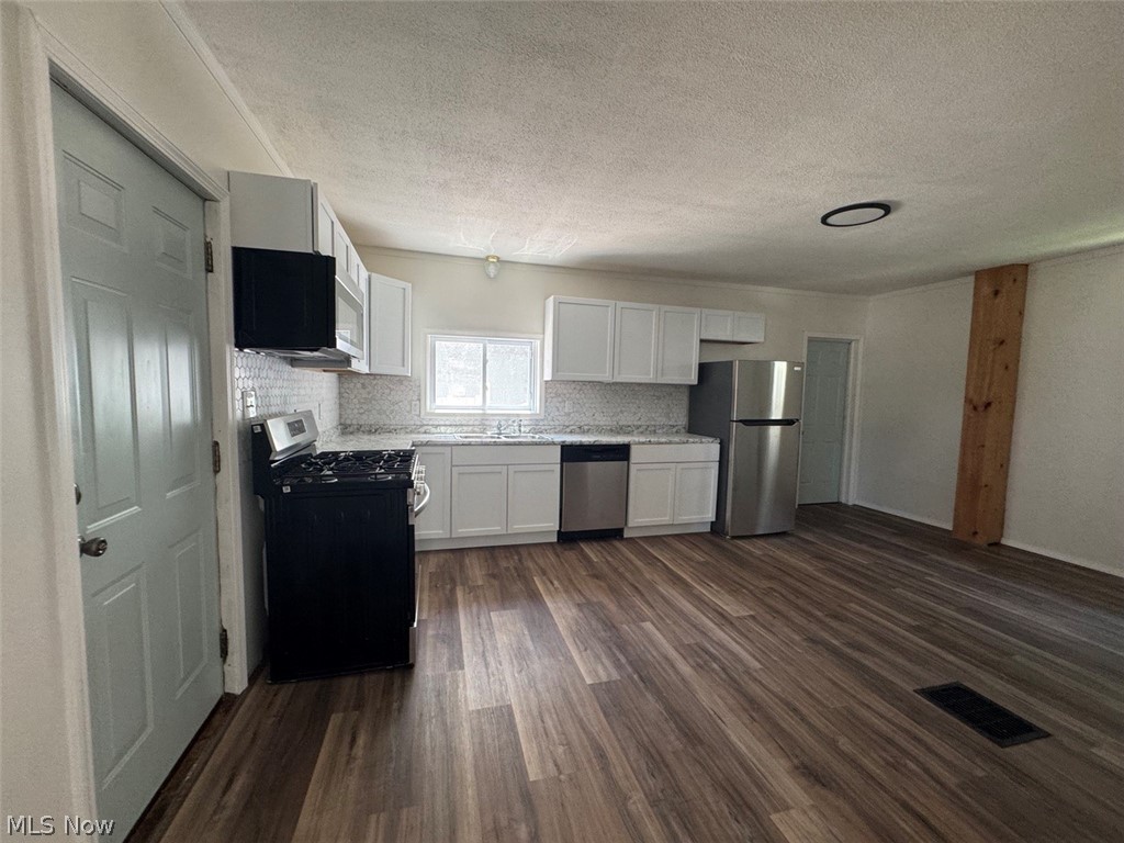 1638 W 6th Street Property Photo 10