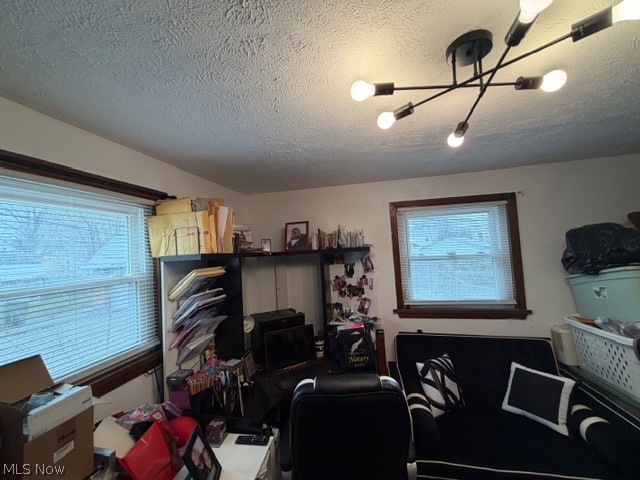 1464 E 250th Street E Property Photo 12