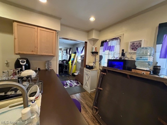 1464 E 250th Street E Property Photo 16