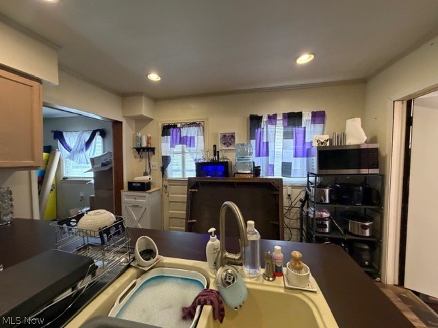 1464 E 250th Street E Property Photo 17