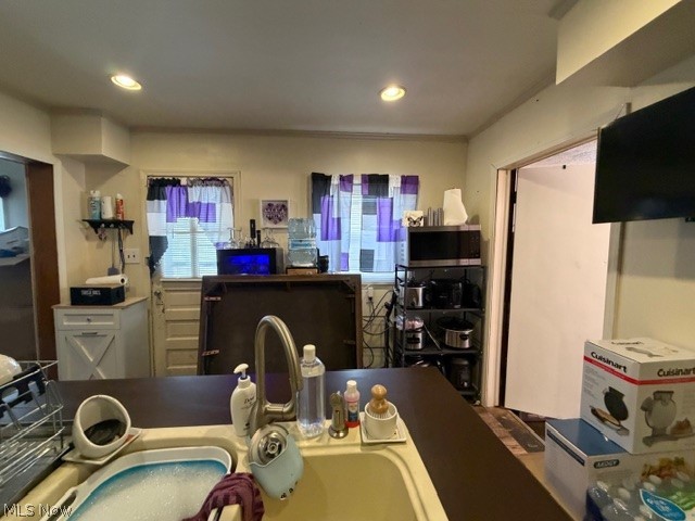 1464 E 250th Street E Property Photo 19