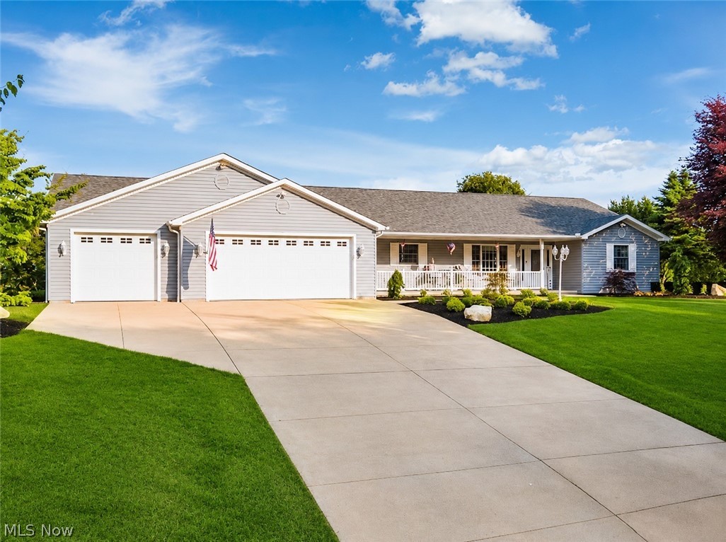 16592 Davis Drive Property Photo 1