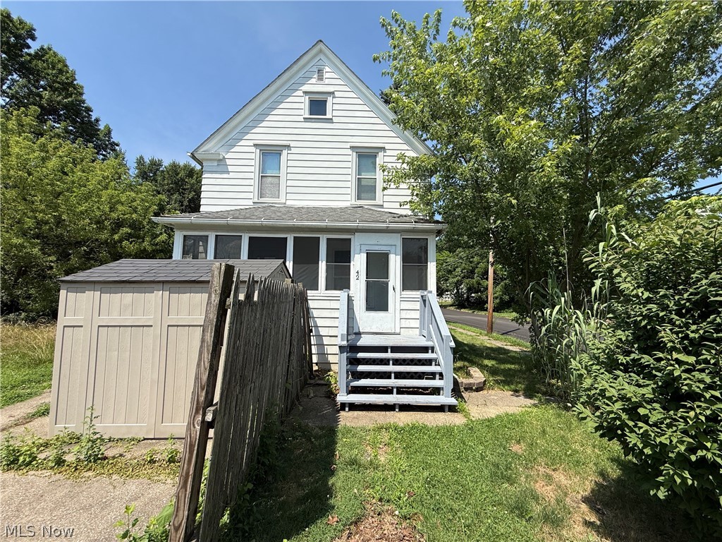 42 Paris Avenue Property Photo 1