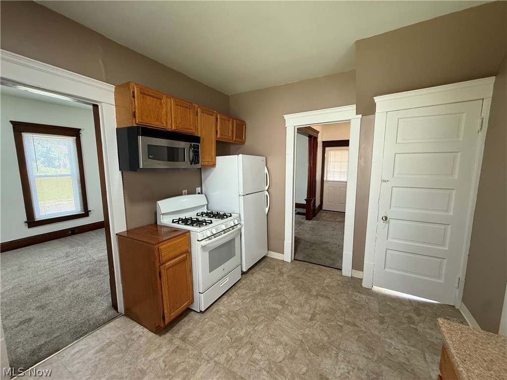 42 Paris Avenue Property Photo 3