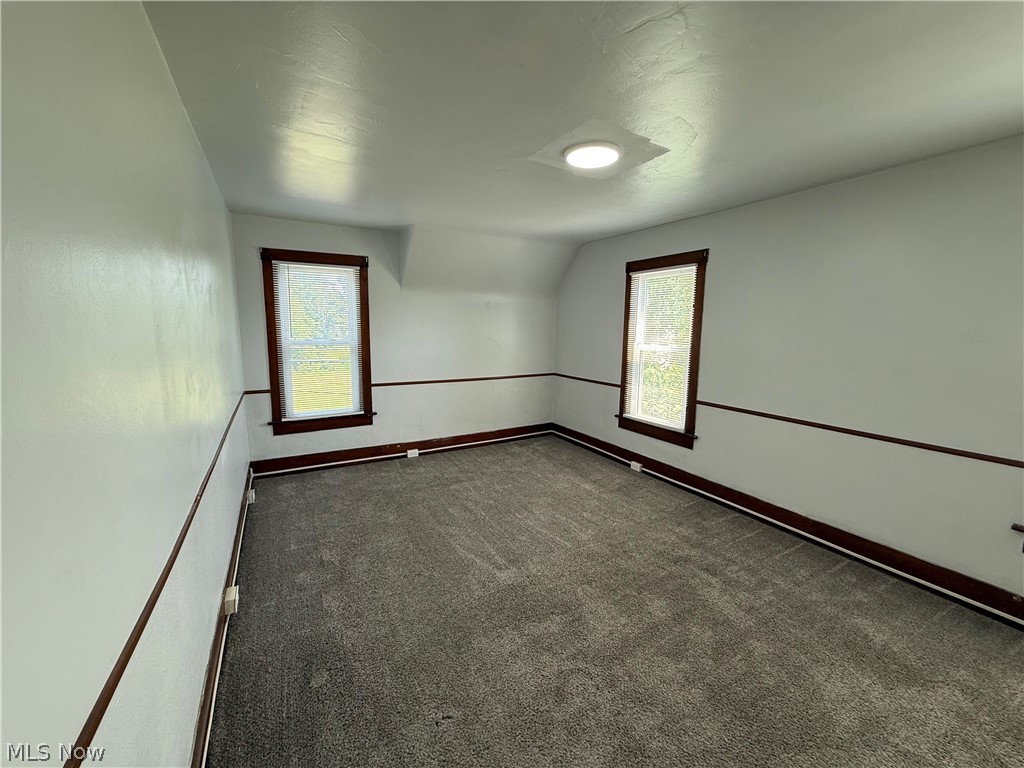 42 Paris Avenue Property Photo 11
