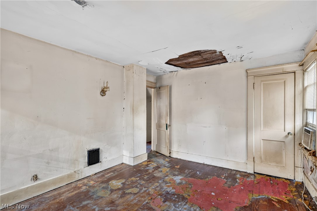 583 Hillsdale Drive Nw Property Photo 12