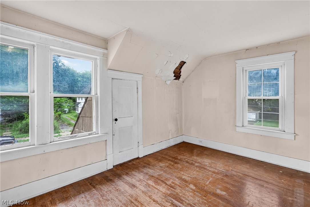 583 Hillsdale Drive Nw Property Photo 13