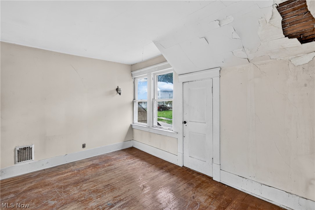 583 Hillsdale Drive Nw Property Photo 14