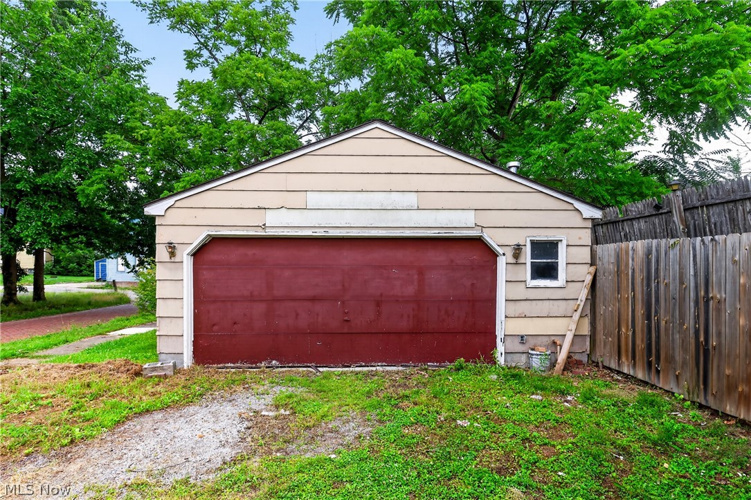583 Hillsdale Drive Nw Property Photo 21