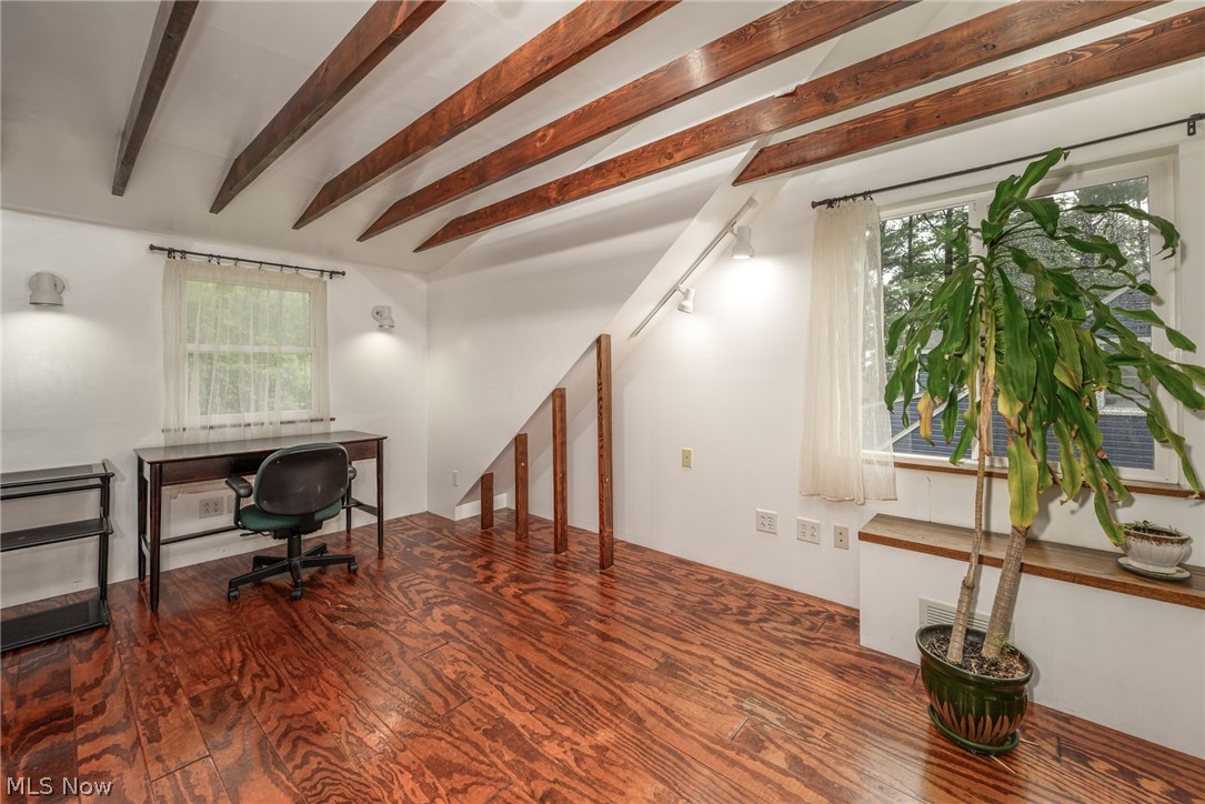 737 Allerton St Property Photo 15