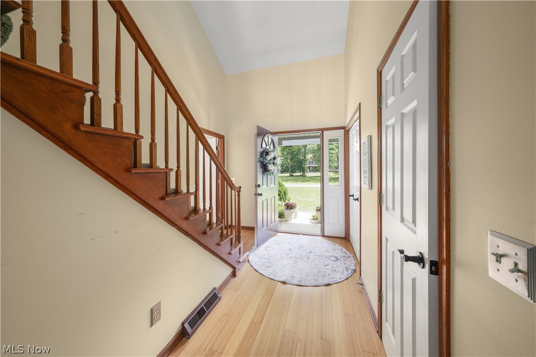 698 Deep Woods Drive Property Photo 3