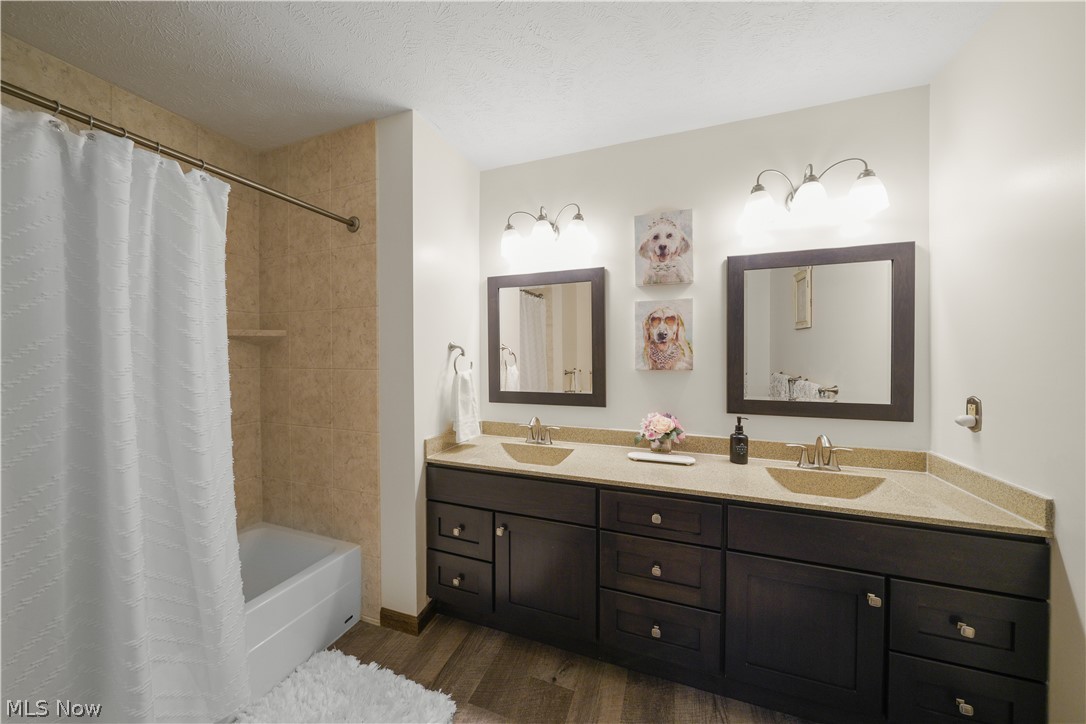 698 Deep Woods Drive Property Photo 22
