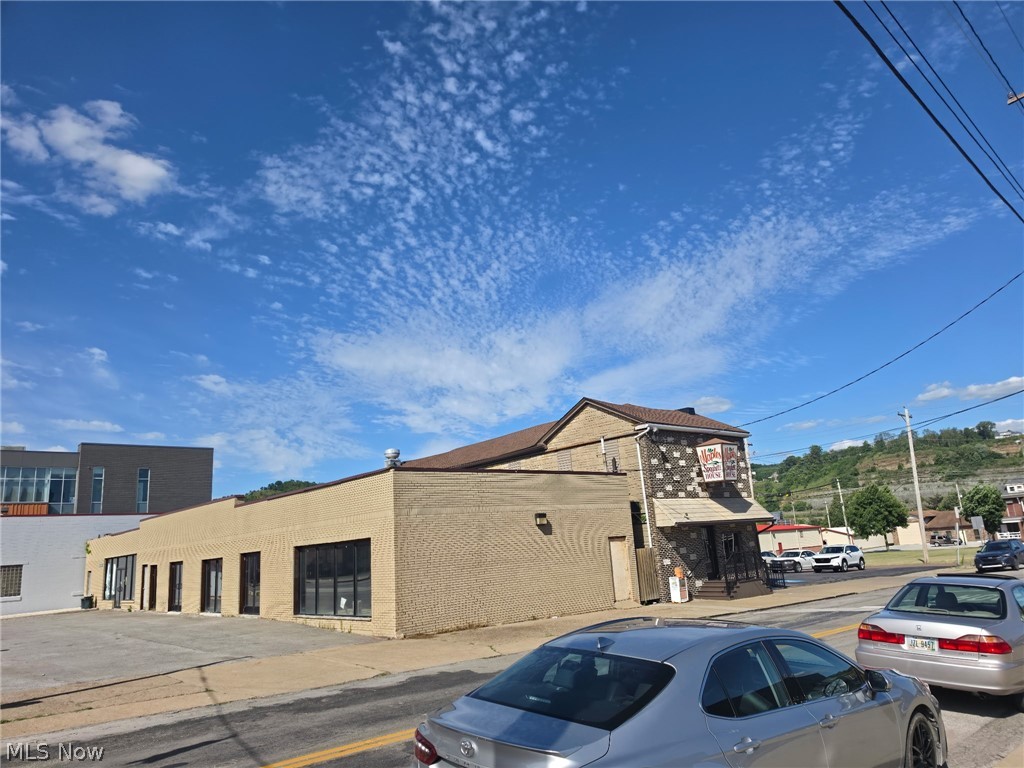 300 N 4th Street Property Photo 4