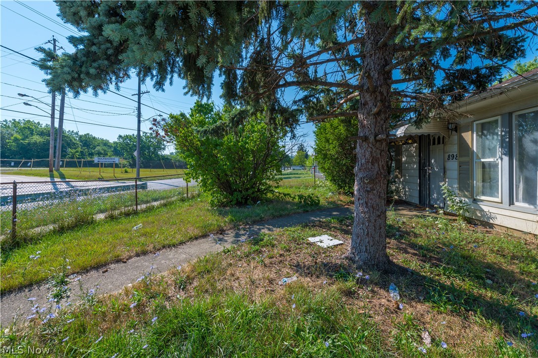 898 Wayside Road Property Photo 6