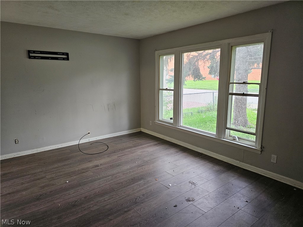 898 Wayside Road Property Photo 12