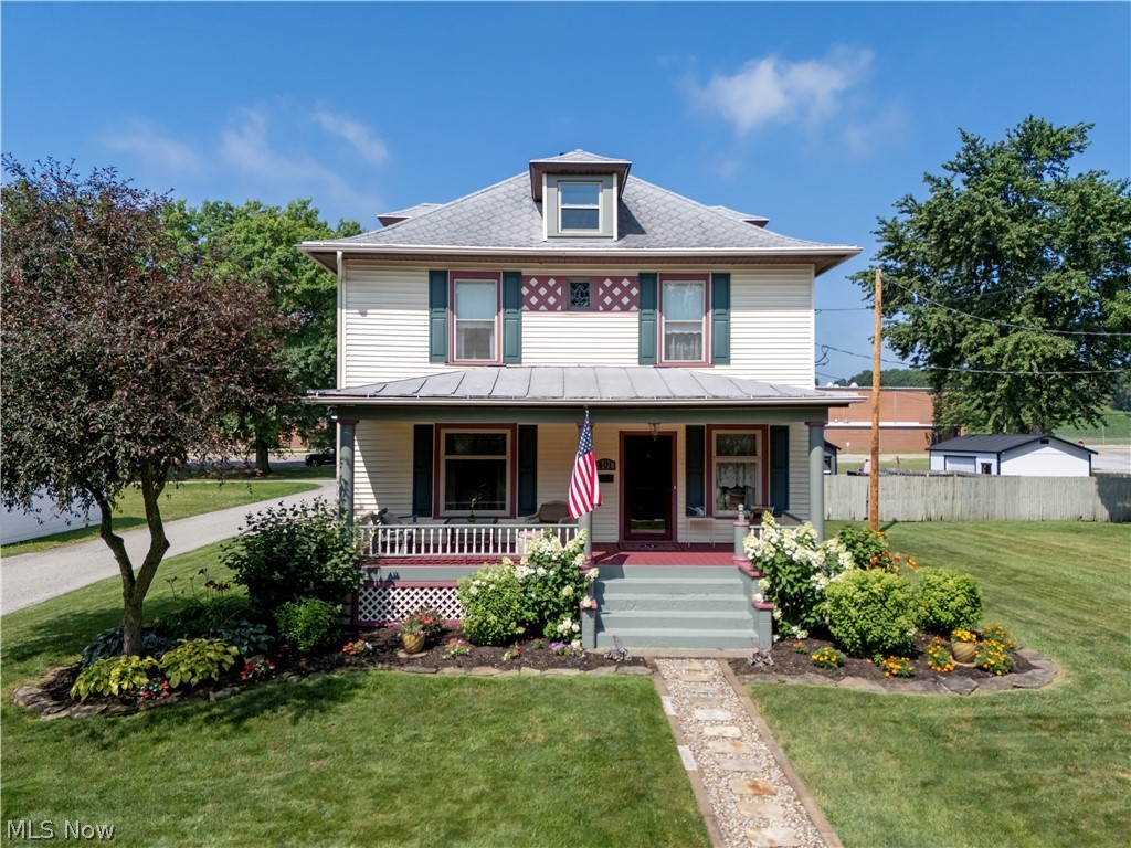 401 N Mount Vernon Avenue Property Photo 1